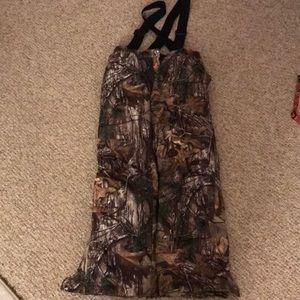 Medium hunting bibs realtree xtra